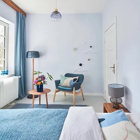 Gaestehaus Mit Seminarraum بيت للعطل